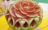 fruechte-schnitzen-melone-rose